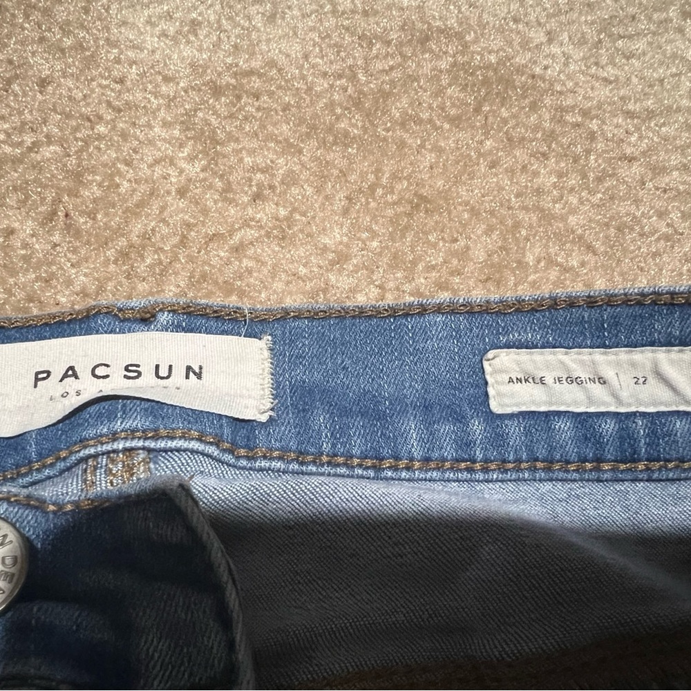 Blue Jeans - Picture 3 of 3